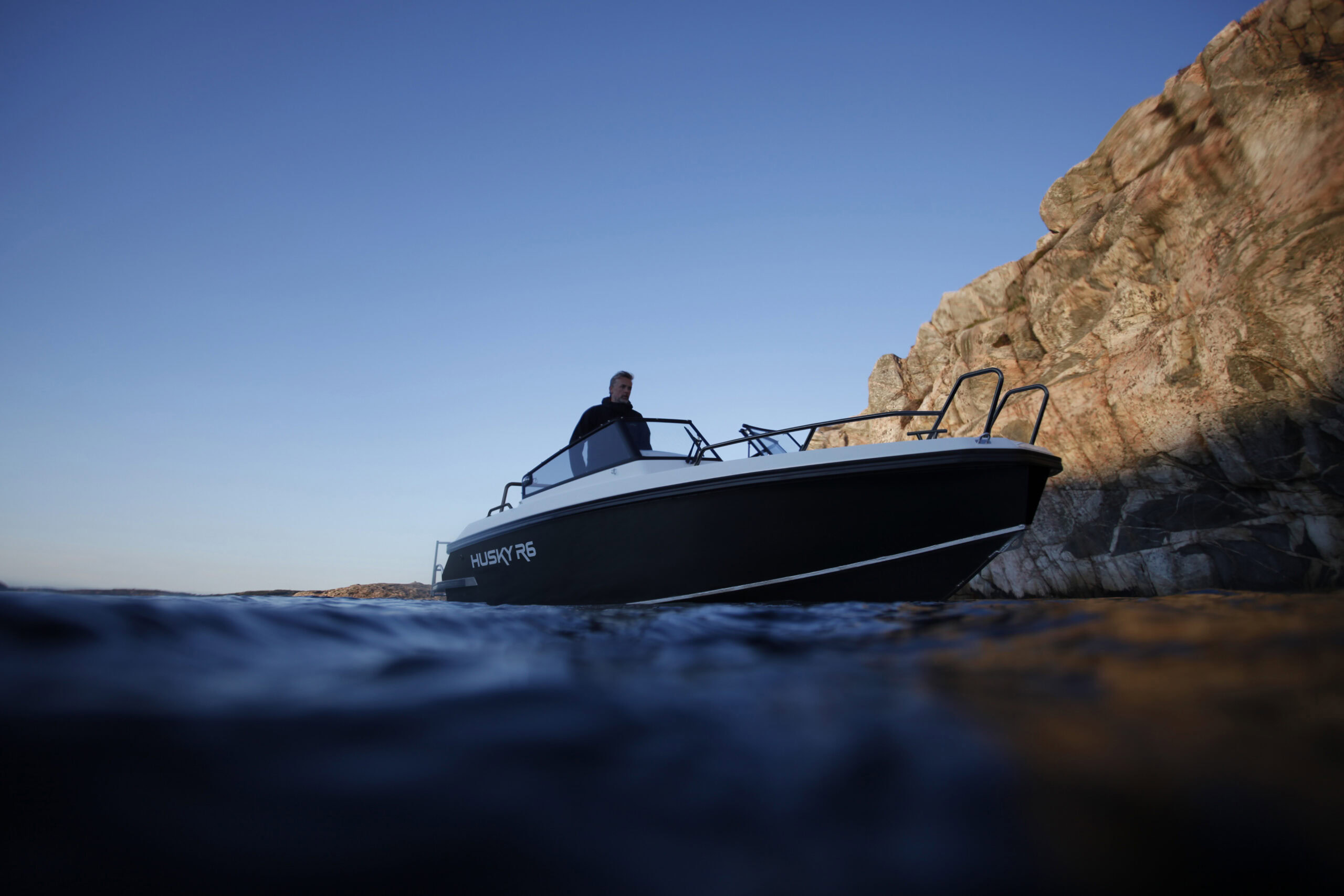 Husky R6 navigation image 