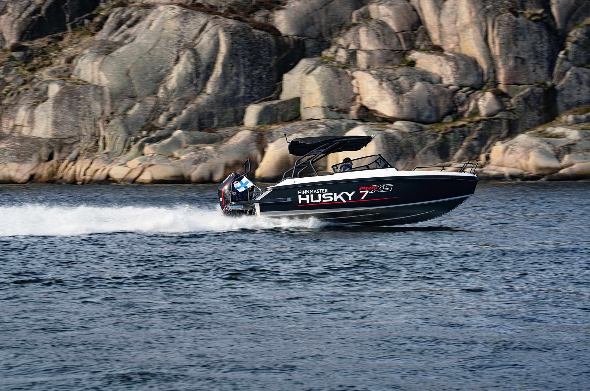 Husky R7 navigation image 