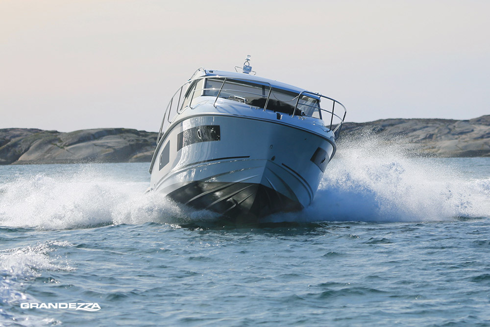 Antifouling, black or white