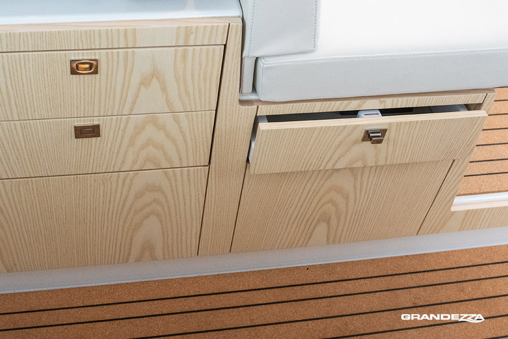 Soft closing drawers